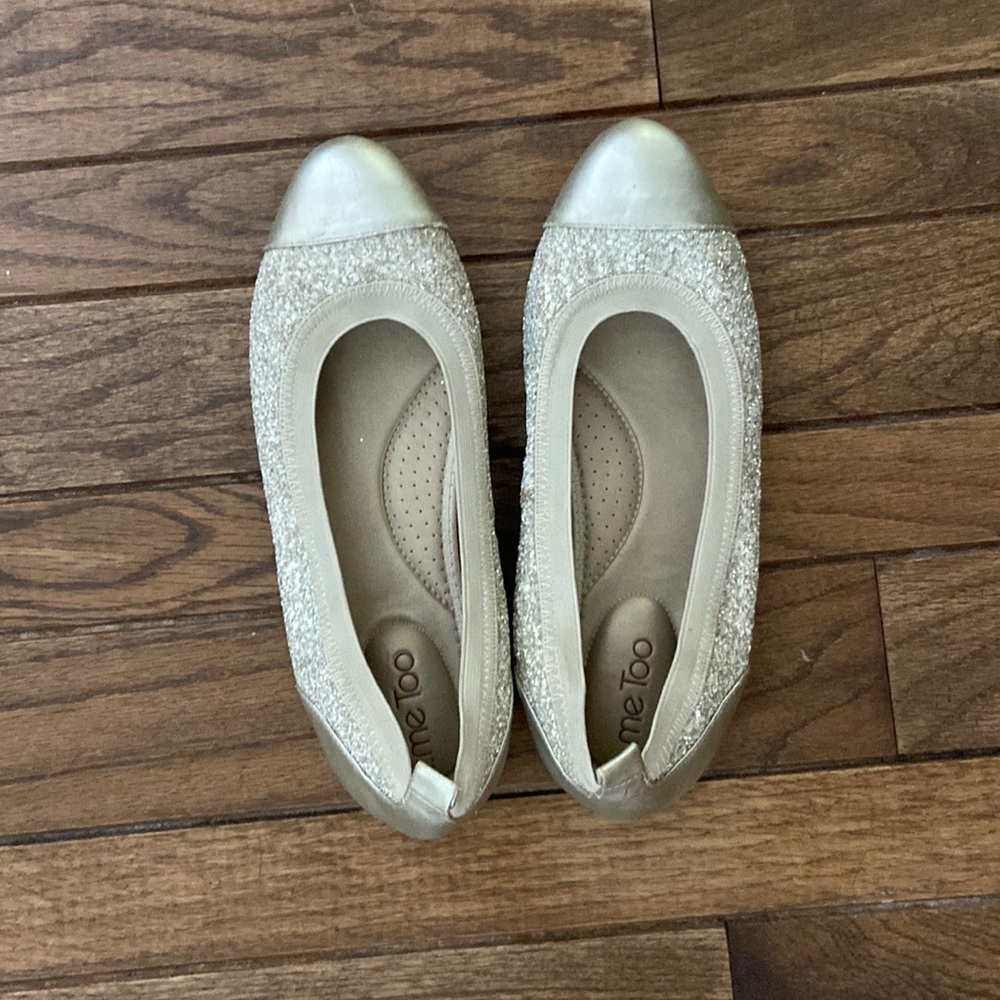 Gentle worn flats. Gold glitter. Size 10